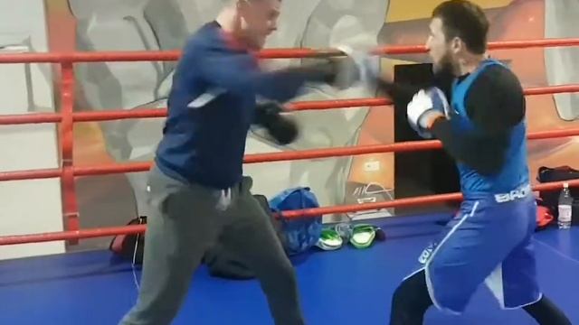 Новый уровень для Первоуральска Города Бокса, миттс ?? работа на Мотрику.
Боксер @bespyatyh_maks смотреть онлайн