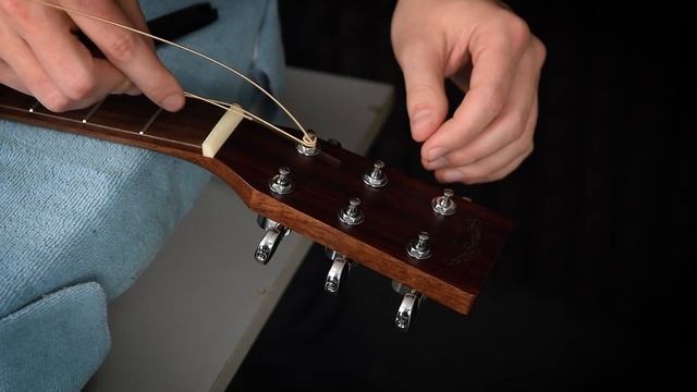Замена струн на акустической гитаре (видеоурок) смотреть онлайн