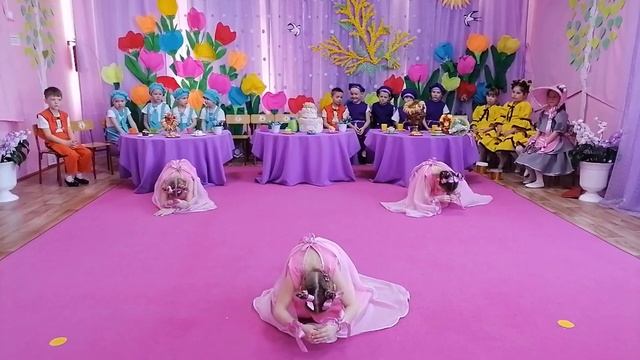 Музыкально-театральная композиция "Подарки для Мухи" смотреть онлайн