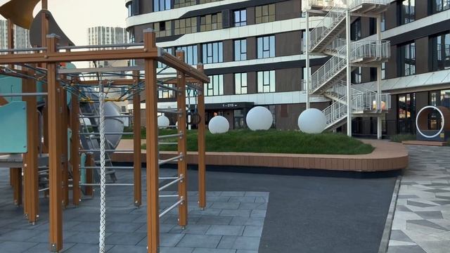Обзор Метрополис смотреть онлайн