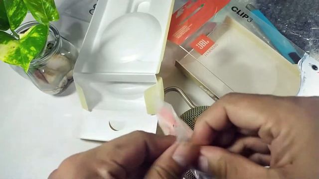 JBL Clip 3 Unboxing смотреть онлайн