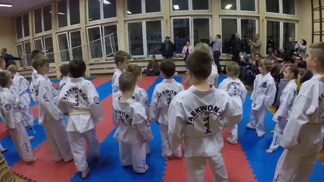 Taekwon-do Экзамен на белый пояс с жёлтой полоской 10 смотреть онлайн