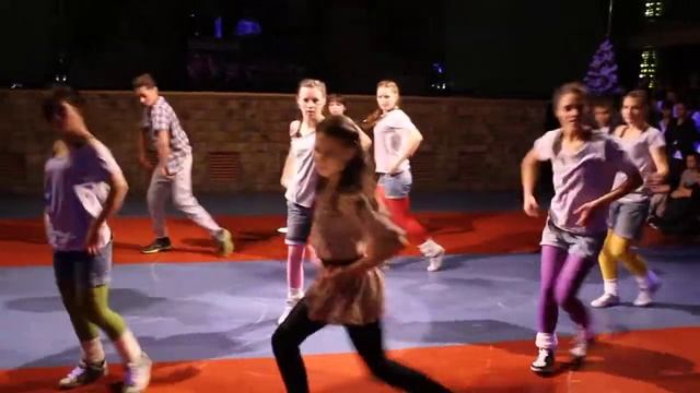 Танцевальное Cinema Show - Шоу-группа Unidance - Ирония Судьбы смотреть онлайн