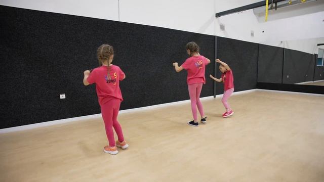 Zumba ® Kids s Aďkou - Crazy frog смотреть онлайн