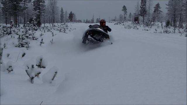 TS' Ski-Doo Summit 583 powder in Sälen /Most Beautiful Snowmobile video | смотреть онлайн