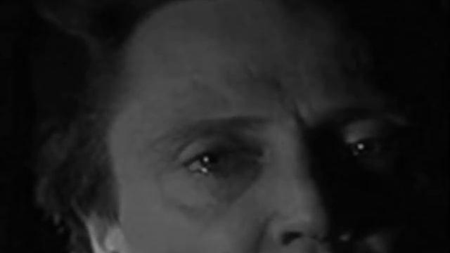 Christopher Walken reads The Raven смотреть онлайн