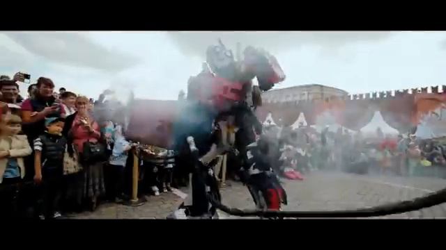 Трансформеры на Красной площади WOW! +7(495)720-8-721 www.versalle.ru смотреть онлайн