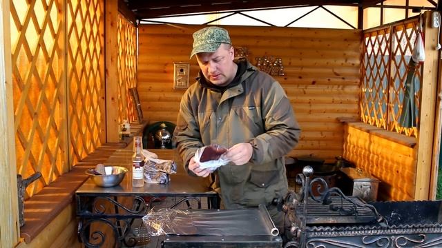Грудинка в ЛУКОВОЙ ШЕЛУХЕ в казане на костре.! смотреть онлайн