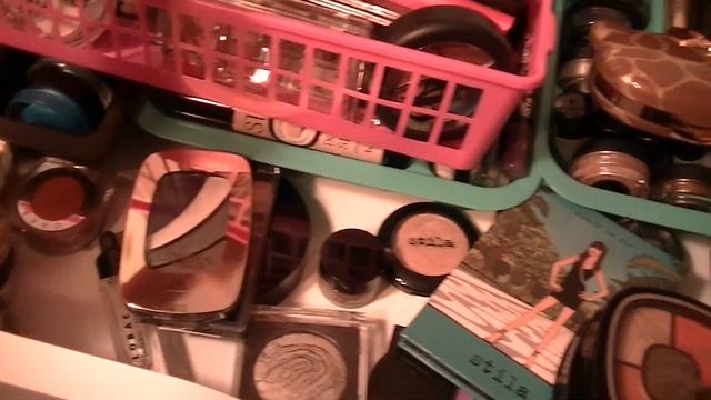 Weekly Makeup Basket || Shop My Stash Oct 31 - Nov 6 смотреть онлайн