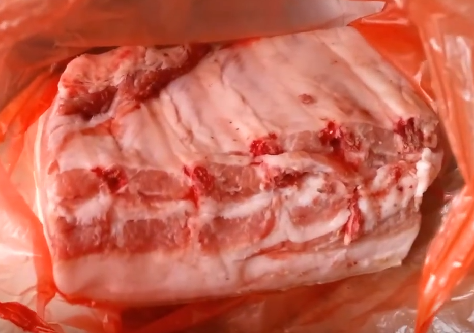 Сало . Солить. Грудинка . Щековина . Щечки . Свиные . Как буженина . Рецепт . Вкусно . Видео смотреть онлайн