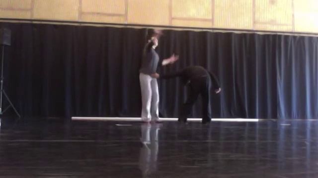 Paulo Lima and Morard Elodie in Interchange - Repère / CCN Rillieux-la-Pape 01 - 2014 смотреть онлайн