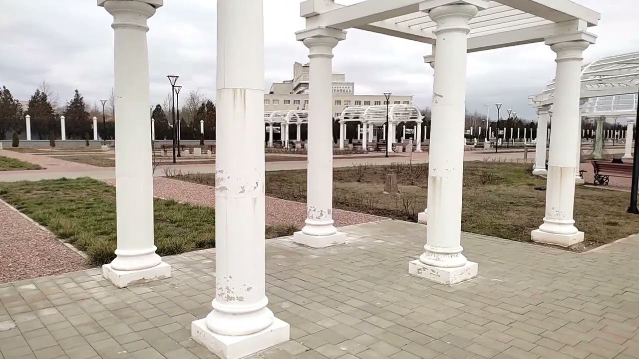 Евпатория или Саки? Давайте сравним набережную г. Саки с Лазурной набережной в Евпатории. 18.02.24г. смотреть онлайн