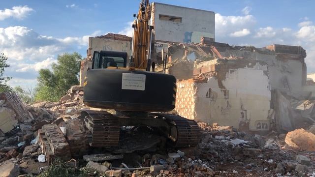 Демонтаж старого здания в Киевской области смотреть онлайн
