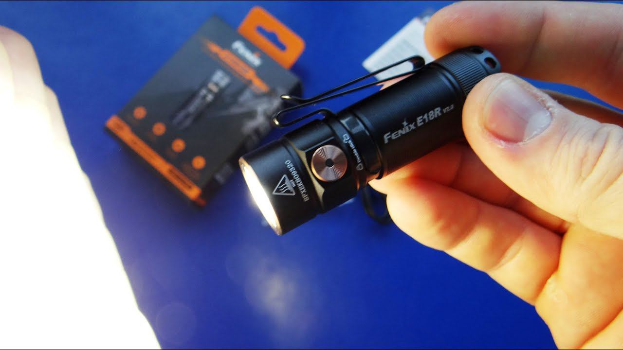 Ослепляющий брелочек! Тест! Супер компактный фонарь 1200 Лм Fenix E18R V2.0 смотреть онлайн
