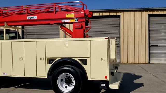 Wilkie 60 service ladder on ETI custom bed 2022 Ford F-750 смотреть онлайн