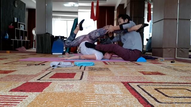 S I L I K A Contortion Toronto Lower back stretch смотреть онлайн