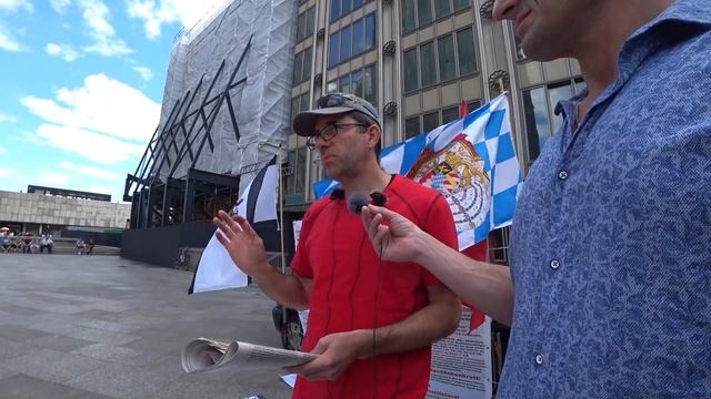 К Дмитрию ворвались полицаи. Что такое Германия? смотреть онлайн