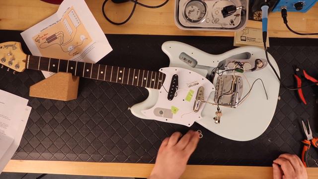 Running a (Fender) Mustang Rescue смотреть онлайн