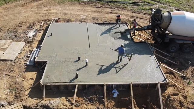 Заливаем плиту первого этажа Дома 150КР на 3 участке смотреть онлайн