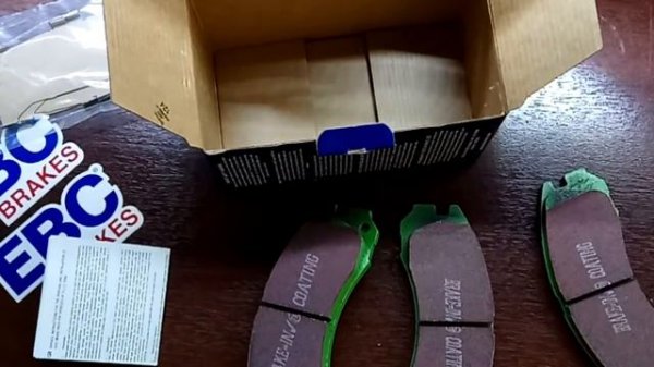 Распаковка тормозных колодок от EBC GreenStuff