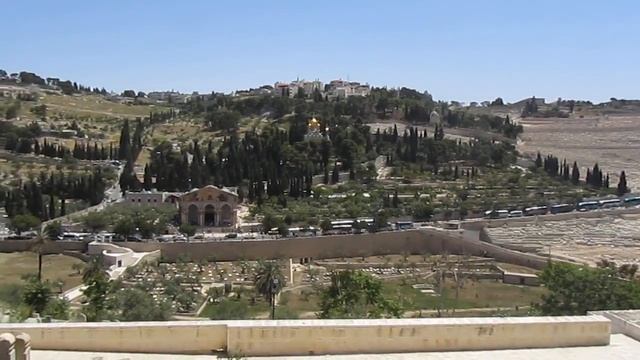 Вид Елеонской горы и Кедронской долины от Золотых ворот.