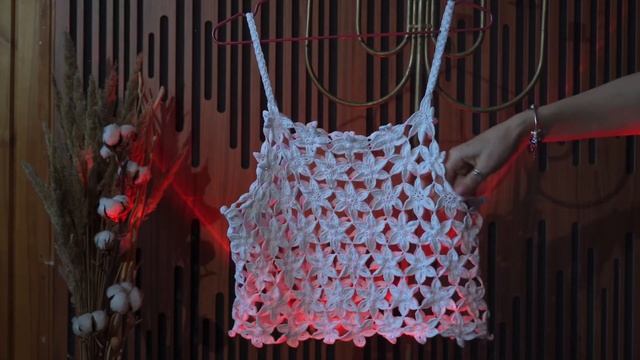 Цветочный кроп-топ крючком//Flower Crochet Crop Top Pattern