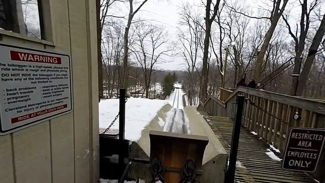 Toboggen Chutes Chalet In Strongsville, Ohio смотреть онлайн