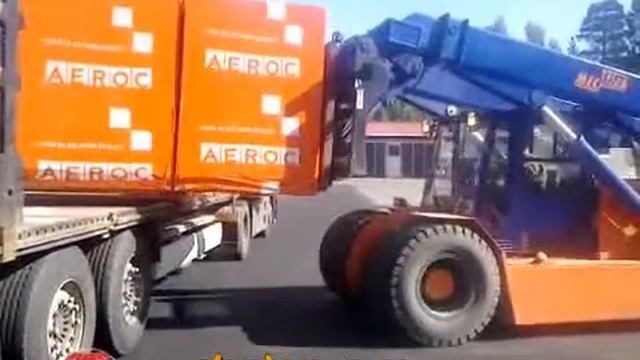 Ричтрак Meclift ML1612R разгружает грузовик смотреть онлайн