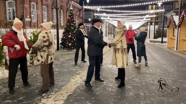 Ансамбли "Бархатный сезон" и "Гармония" - Холодно не будет смотреть онлайн