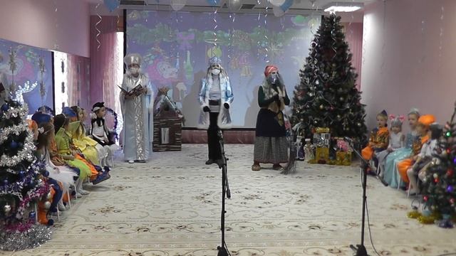 Новый год в старшей группе "Фантазёры" 2021- 2022гг. смотреть онлайн