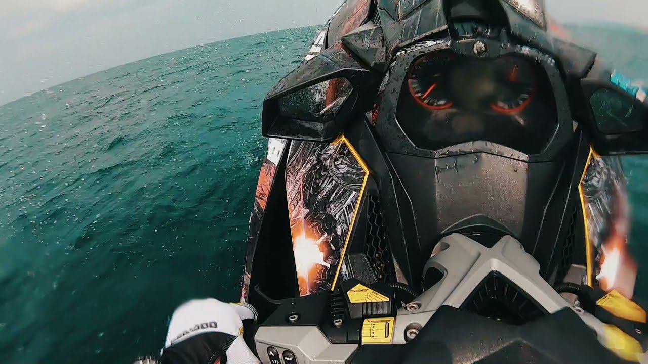 Открытое Чёрное море на гидроциклах // Sea-Doo Life in a Black Sea смотреть онлайн