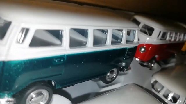 Volkswagen classical bus 1962 metal 1/64
