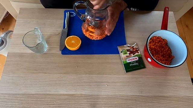 ОБЛЕПИХОВЫЙ ЧАЙ с медом и апельсином. Мой рецепт чая для осенней рыбалки. смотреть онлайн