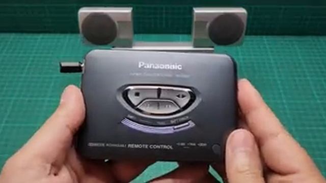 Panasonic RQ-SX35 personal cassette player Walkman review & inside look смотреть онлайн