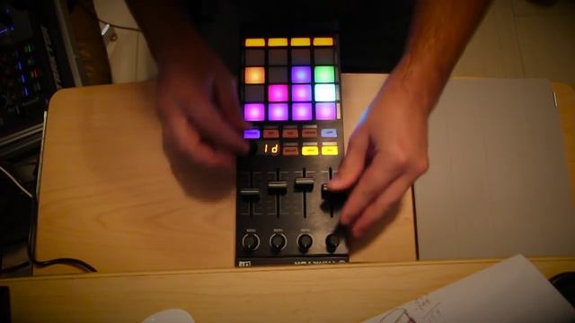Traktor Kontrol F1 Demo - Remix Deck Set смотреть онлайн