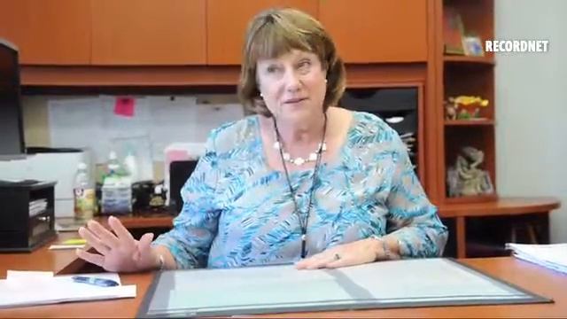 Cynthia Johannes, principal of Stein High School in Tracy, talks about some of the programs. Stein смотреть онлайн