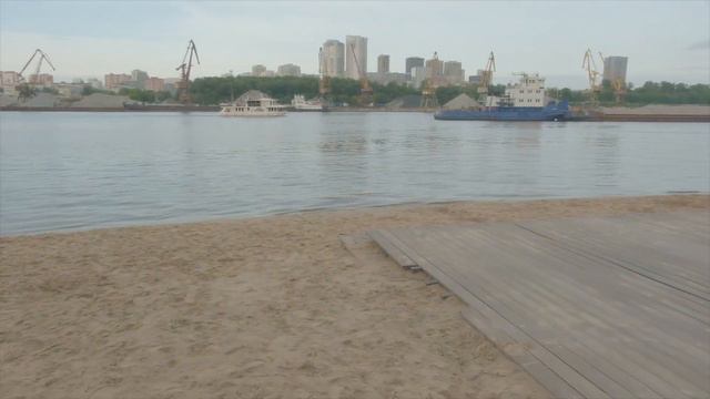 Теплоход "Николай Чернышевский", пляж на Москве-реке смотреть онлайн
