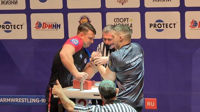 Artem TAYNOV vs Damir SHARAFUTDINOV. Russian nationals 2021 (90kg) #armwrestling #shoulder roll смотреть онлайн