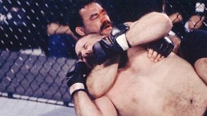 Неубиваемый боец ММА Танк Эббот