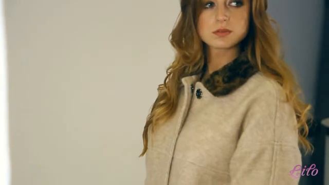 Бежевое пальто с меховым воротником Lilo смотреть онлайн