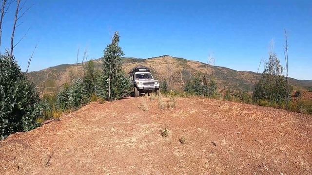 Land Cruiser 80 vs Pajero - In Search Of Forgotten 4WD Trail смотреть онлайн