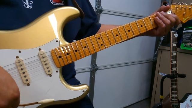 Radio Gaga guitar cover Queen смотреть онлайн