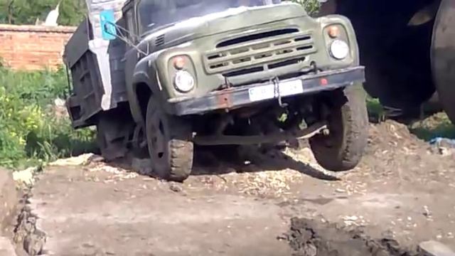 Подорваный " Зил - 130 " смотреть онлайн
