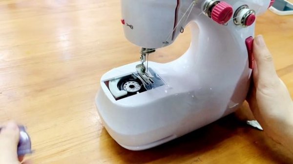Best mini household sewing machine---FHSM-211 Toy Version/ Tutorial of using it in two minutes