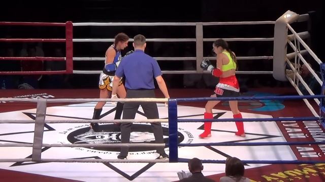 Дарья Гуреева - Анна Свирина (Курская Сеча Muay Thai) смотреть онлайн
