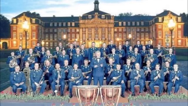 Der Königgrätzer Marsch - Luftwaffenmusikkorps 3. смотреть онлайн