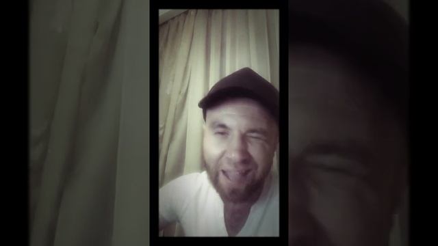 Читает рэп на ходу. От души смотреть онлайн