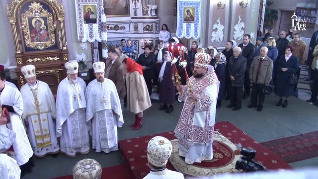 Велика Пасхальна вечірня смотреть онлайн