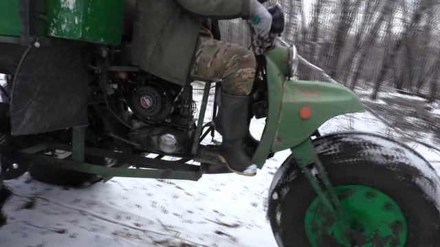 Покатушки по весеннему лесу на самодельном вездеходе.. смотреть онлайн