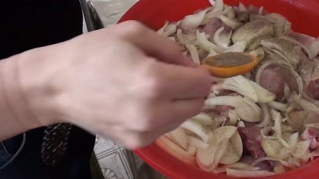 Самый вкусный шашлык, который съедаетя с удовольствием. смотреть онлайн